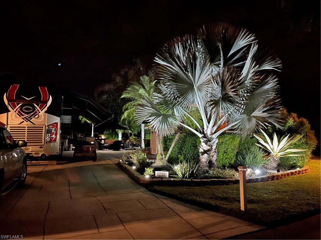 RIVERBEND MOTORCOACH RESORT - Land