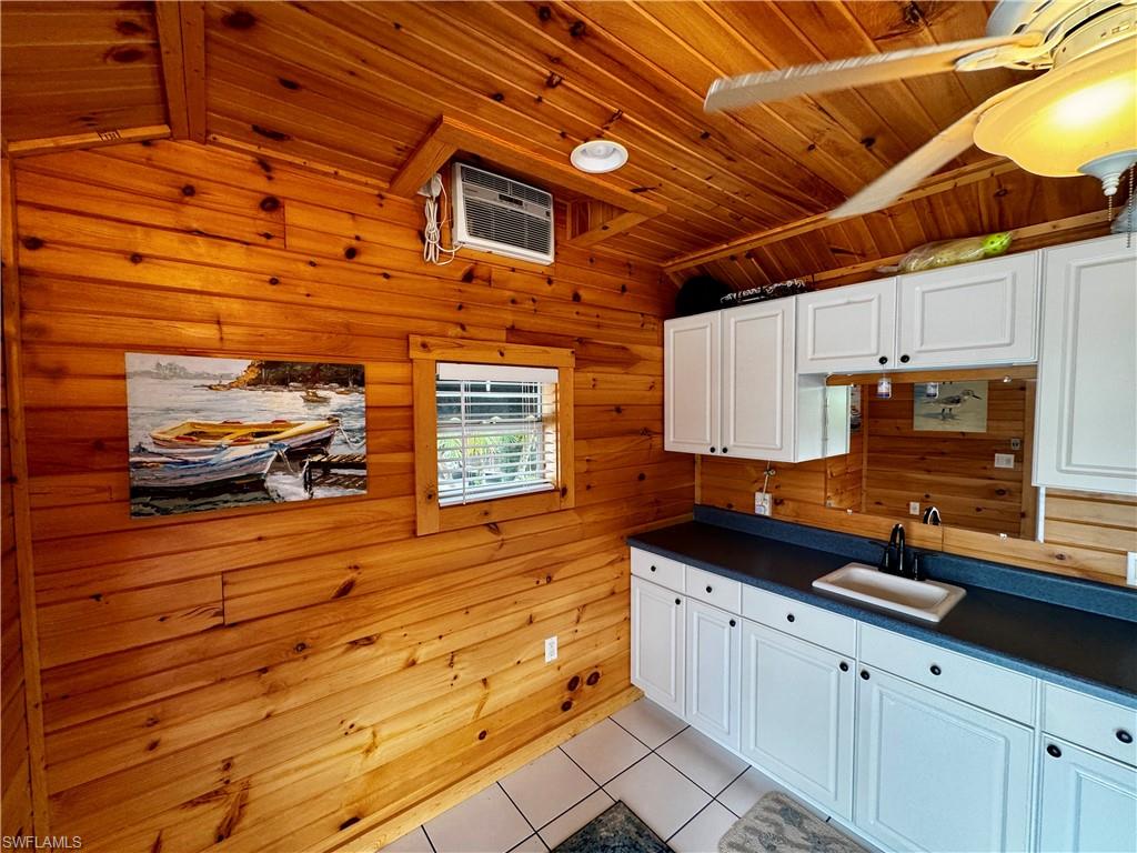 RIVERBEND MOTORCOACH RESORT - Land