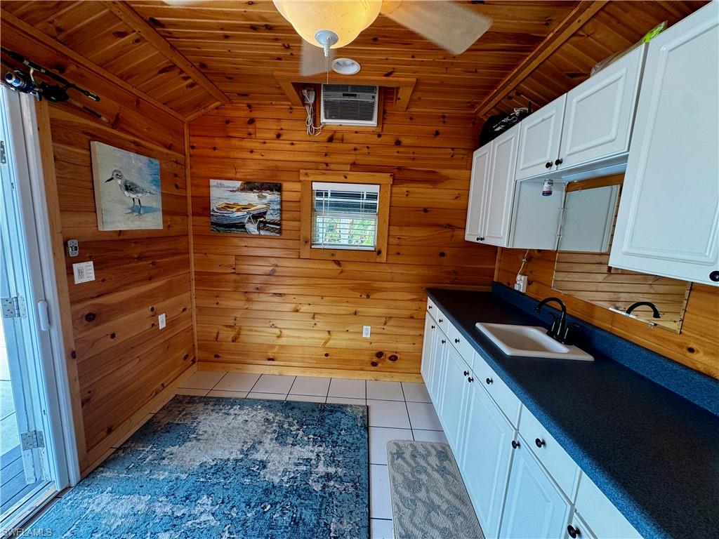 RIVERBEND MOTORCOACH RESORT - Land