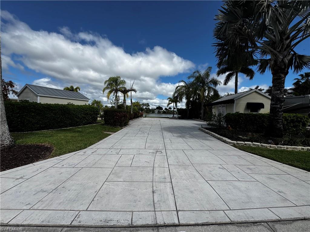 RIVERBEND MOTORCOACH RESORT - Land