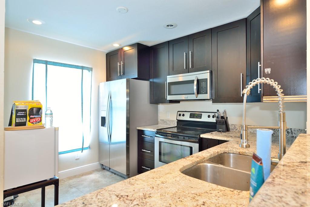 SAN CARLOS PARK - Residential