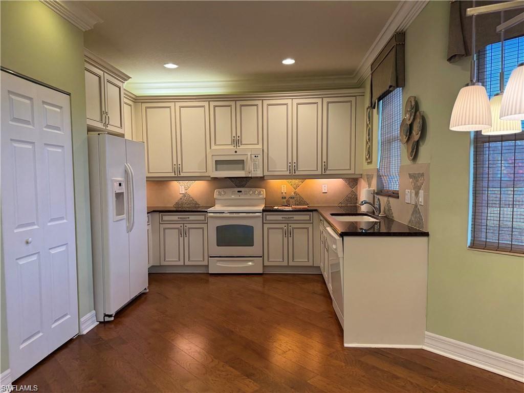 BOTANICA LAKES - Residential Lease