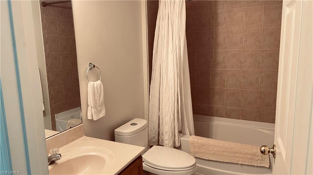 TOWN LAKES - Residential