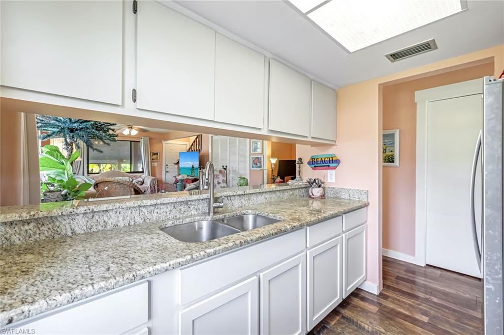 SIESTA PINES CONDO - Residential