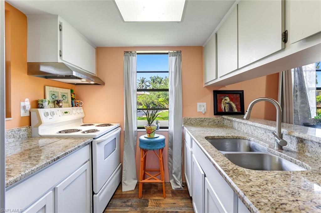 SIESTA PINES CONDO - Residential