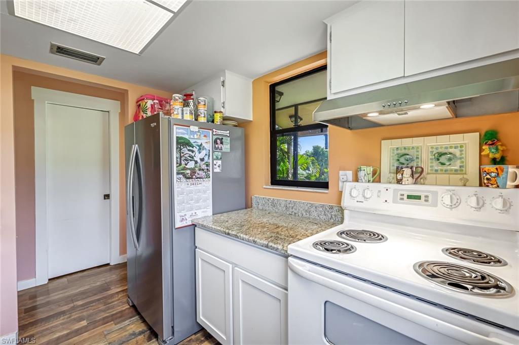 SIESTA PINES CONDO - Residential