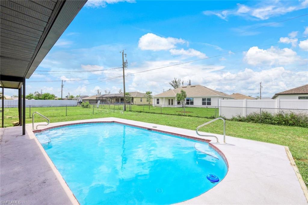 CAPE CORAL - Residential
