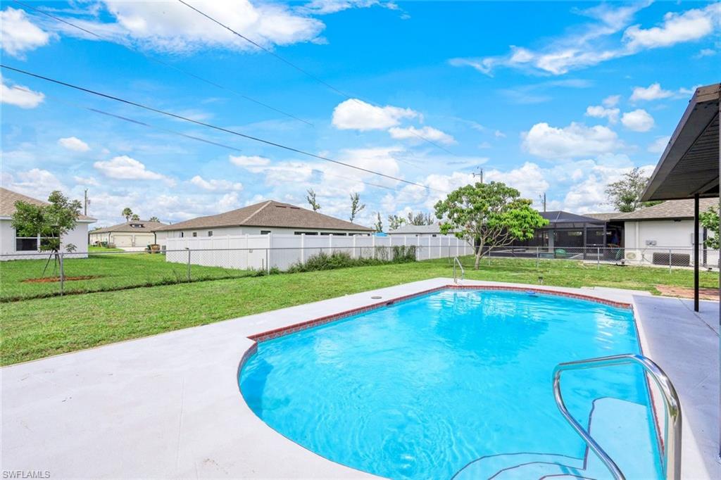 CAPE CORAL - Residential