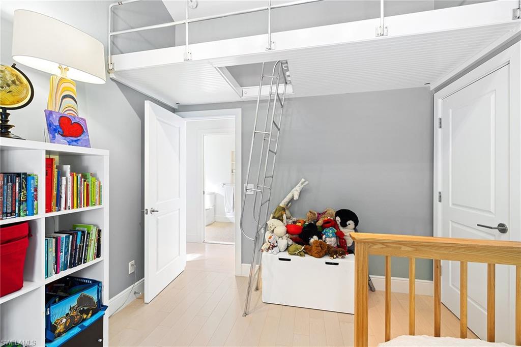 OLDE NAPLES - Residential