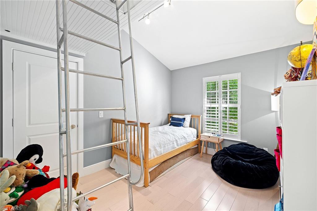 OLDE NAPLES - Residential