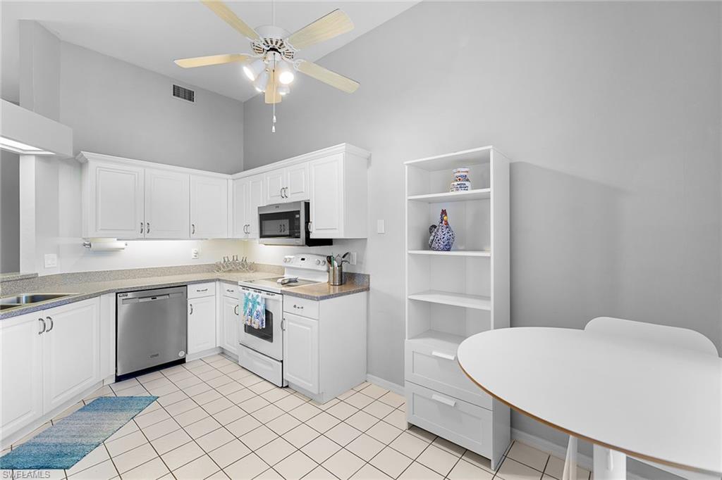 LAKESIDE GARDENS - Residential Lease