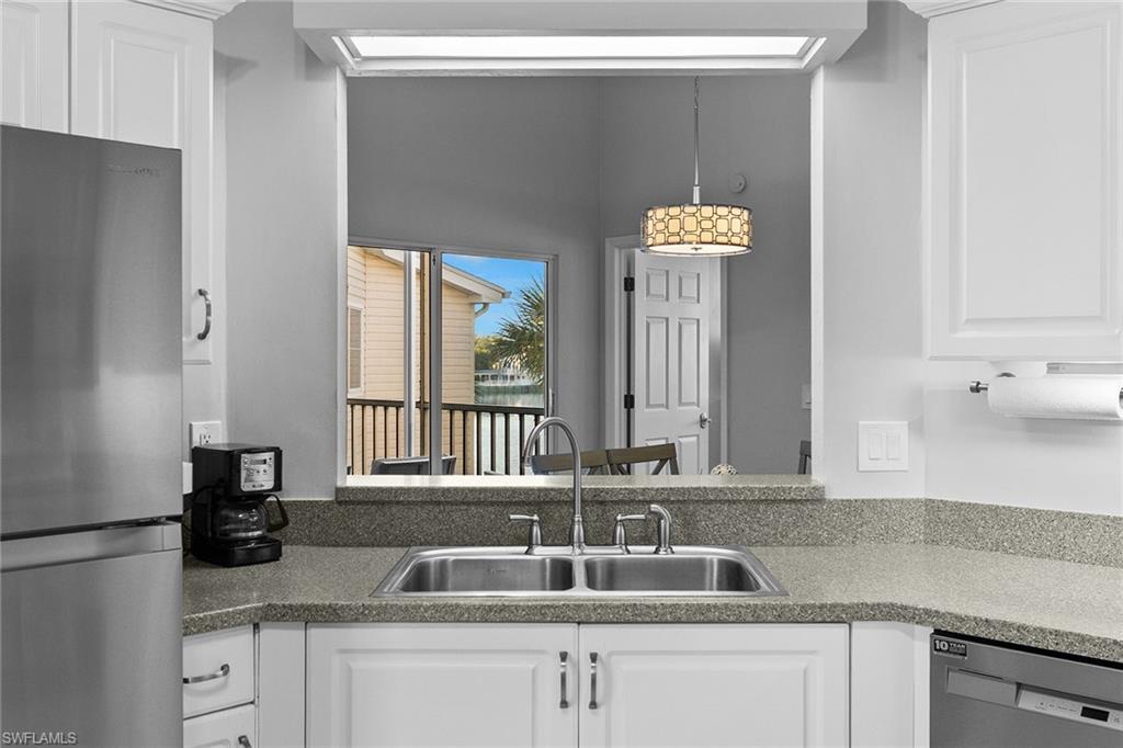 LAKESIDE GARDENS - Residential Lease