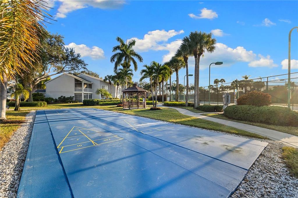 LAKESIDE GARDENS - Residential Lease