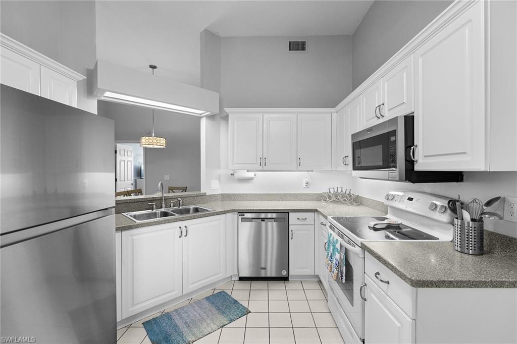 LAKESIDE GARDENS - Residential Lease