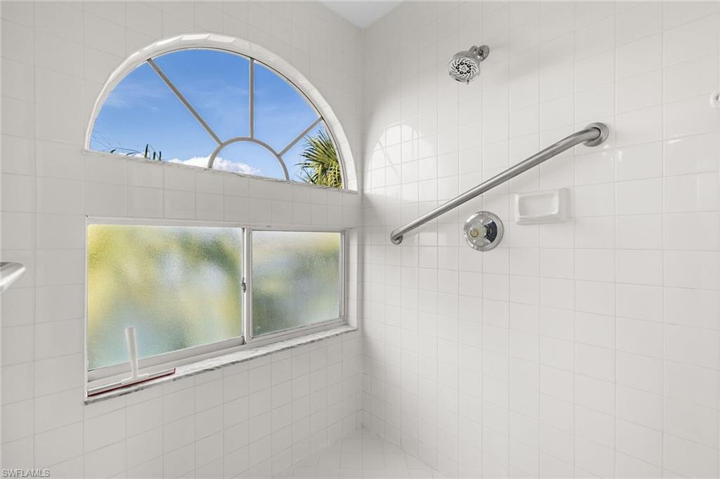 LAKESIDE GARDENS - Residential Lease