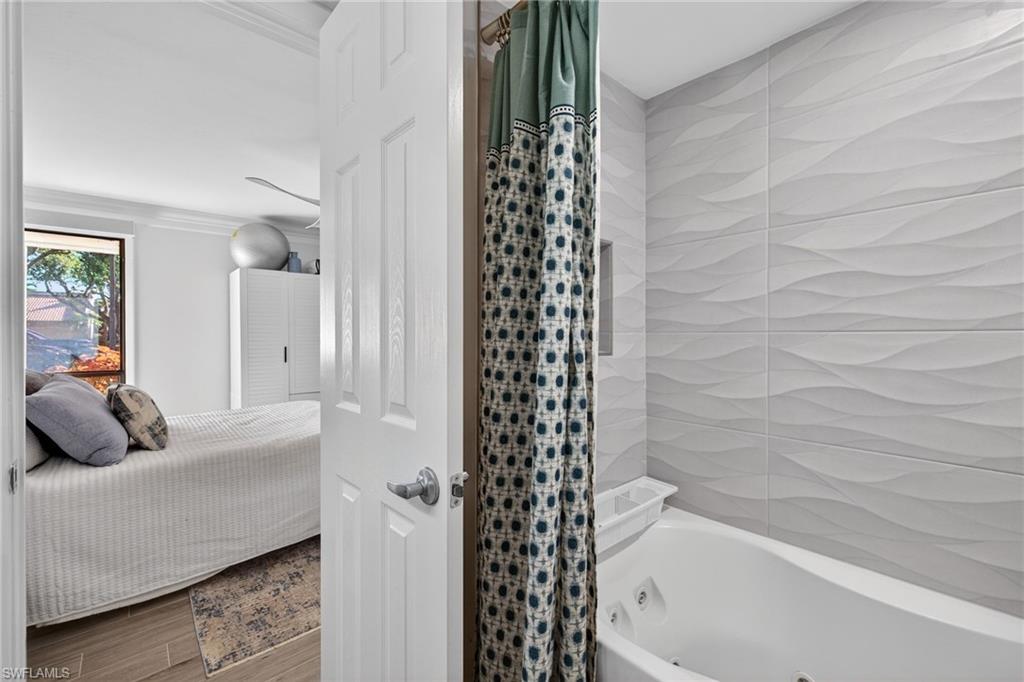 LONGBOAT VILLAGE - Residential