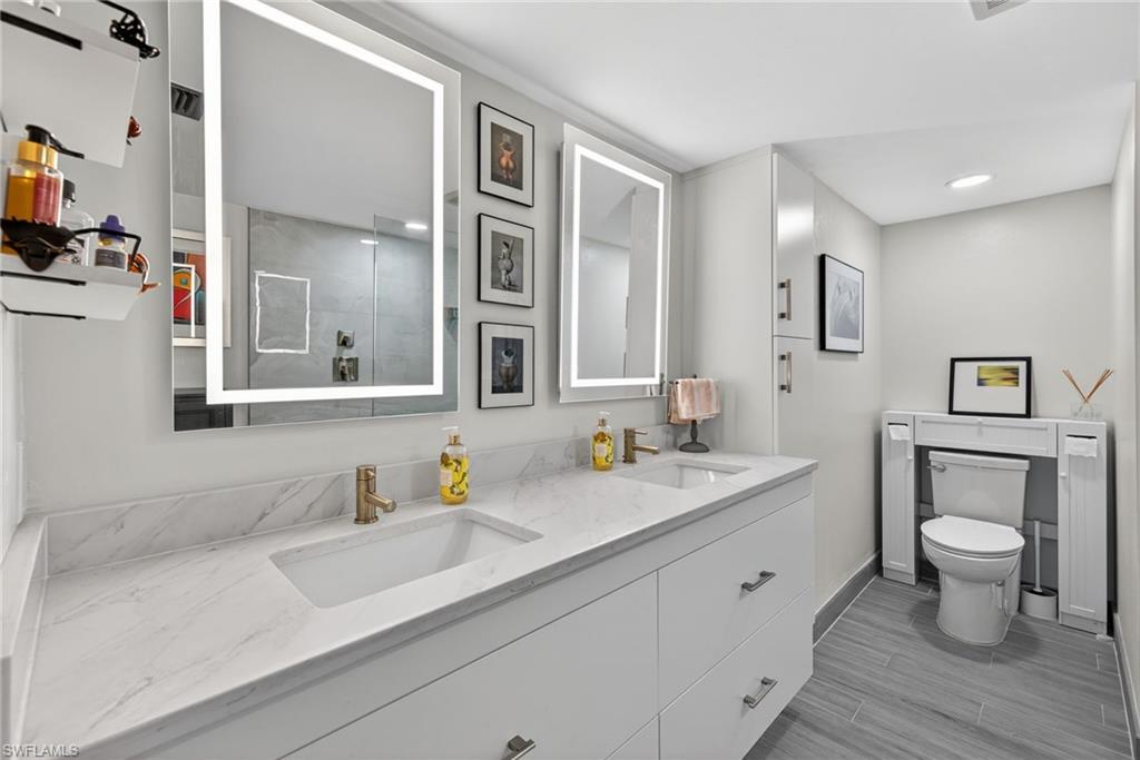 LONGBOAT VILLAGE - Residential