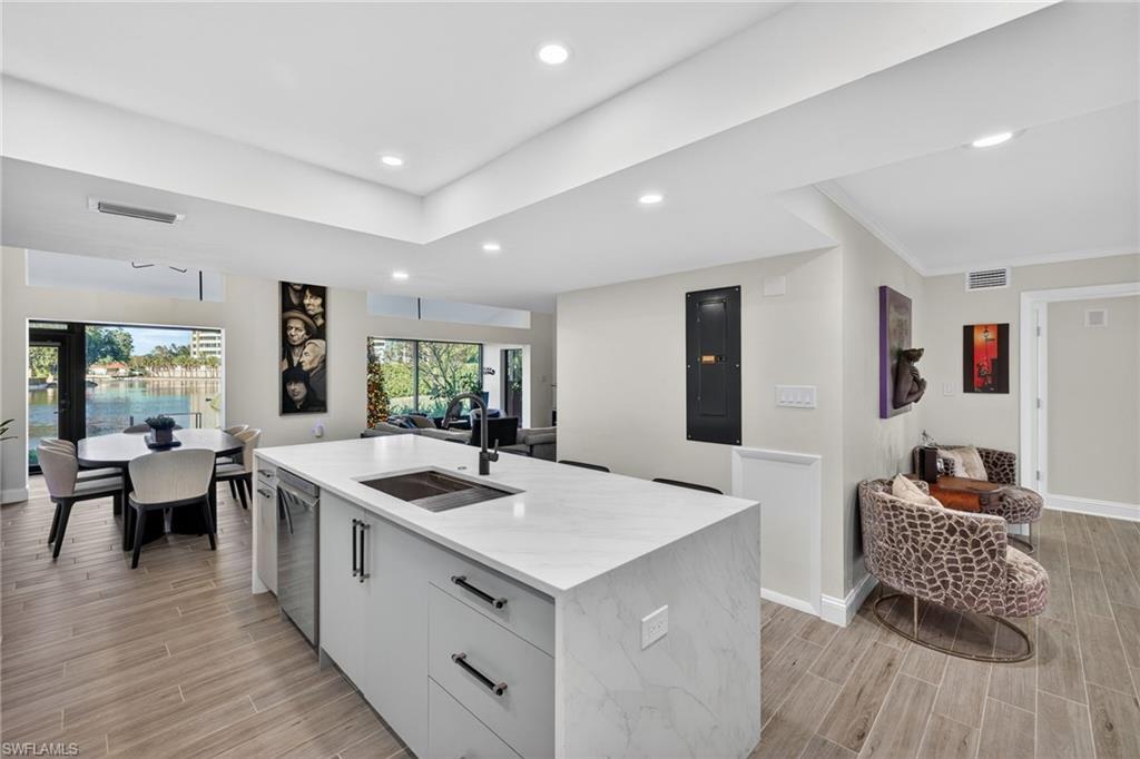 LONGBOAT VILLAGE - Residential