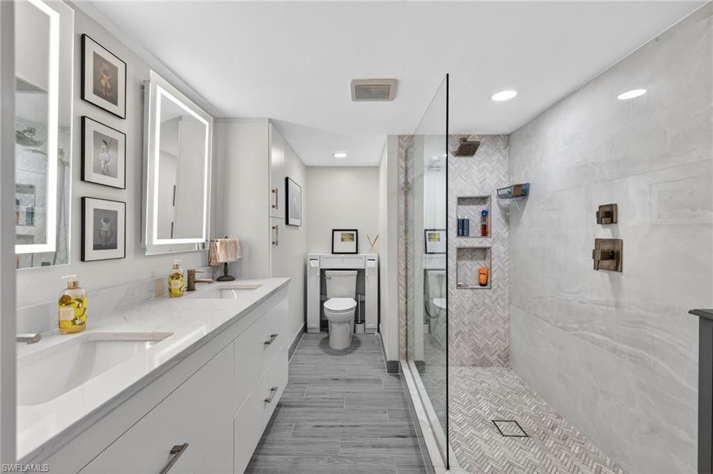 LONGBOAT VILLAGE - Residential