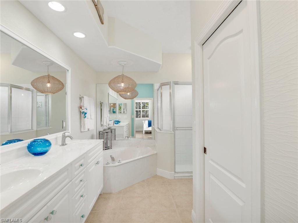 IBIS COVE - Residential