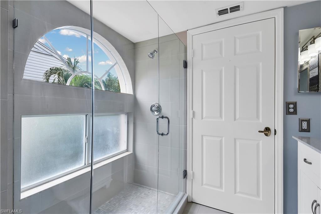 LAKESIDE GARDENS - Residential