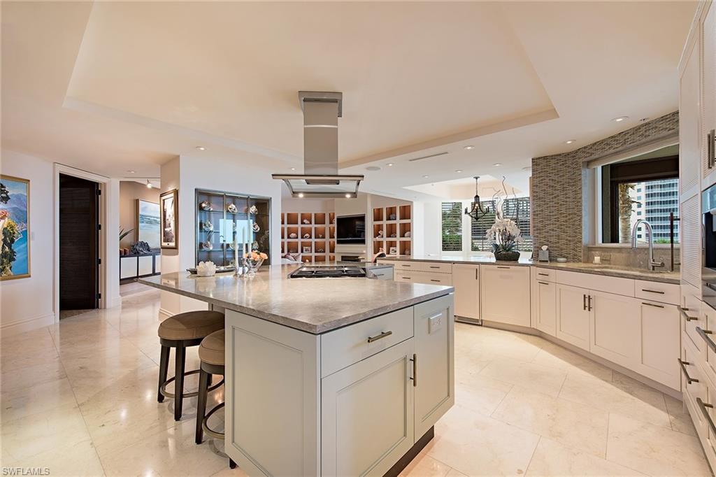 WINDSOR AT BAY COLONY - Residential