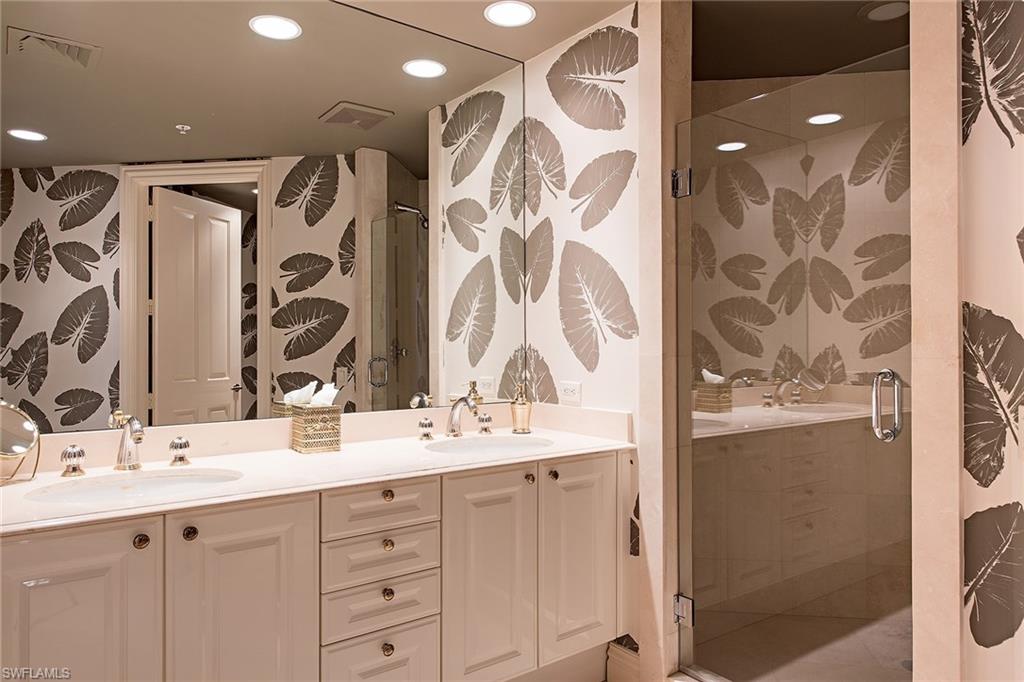 WINDSOR AT BAY COLONY - Residential