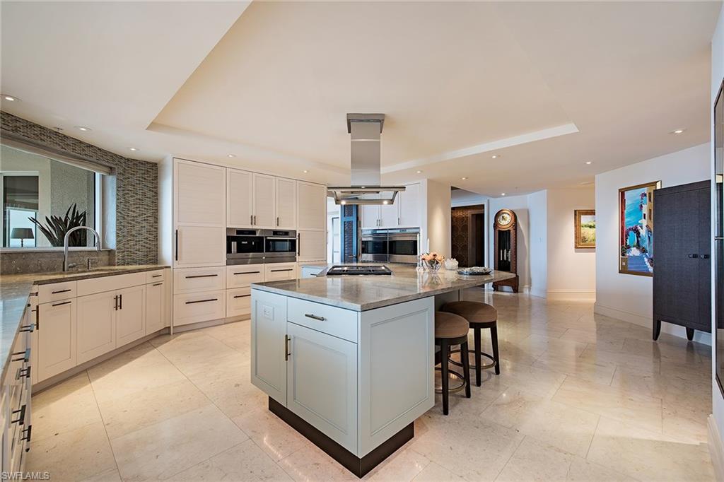 WINDSOR AT BAY COLONY - Residential