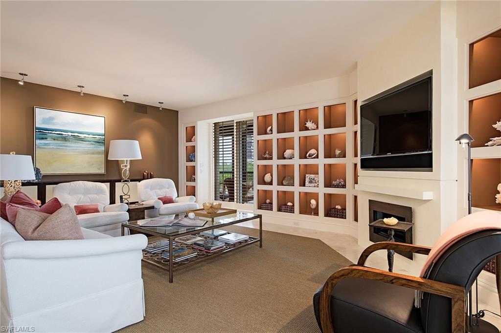 WINDSOR AT BAY COLONY - Residential