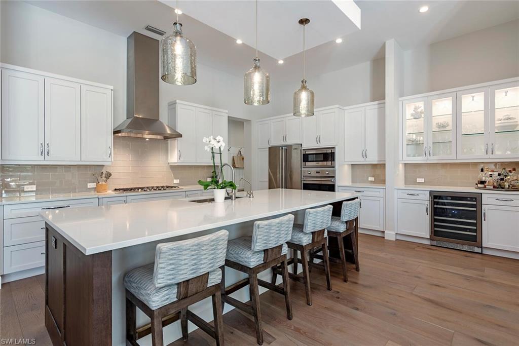 THE ENCLAVE OF DISTINCTION - Residential