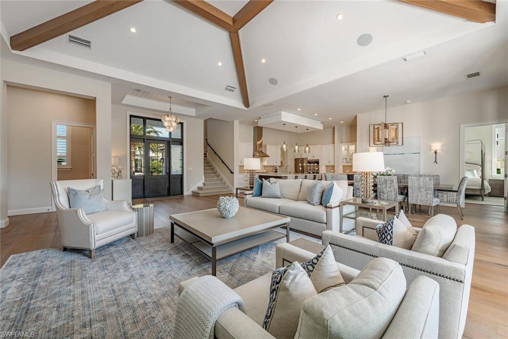 THE ENCLAVE OF DISTINCTION - Residential