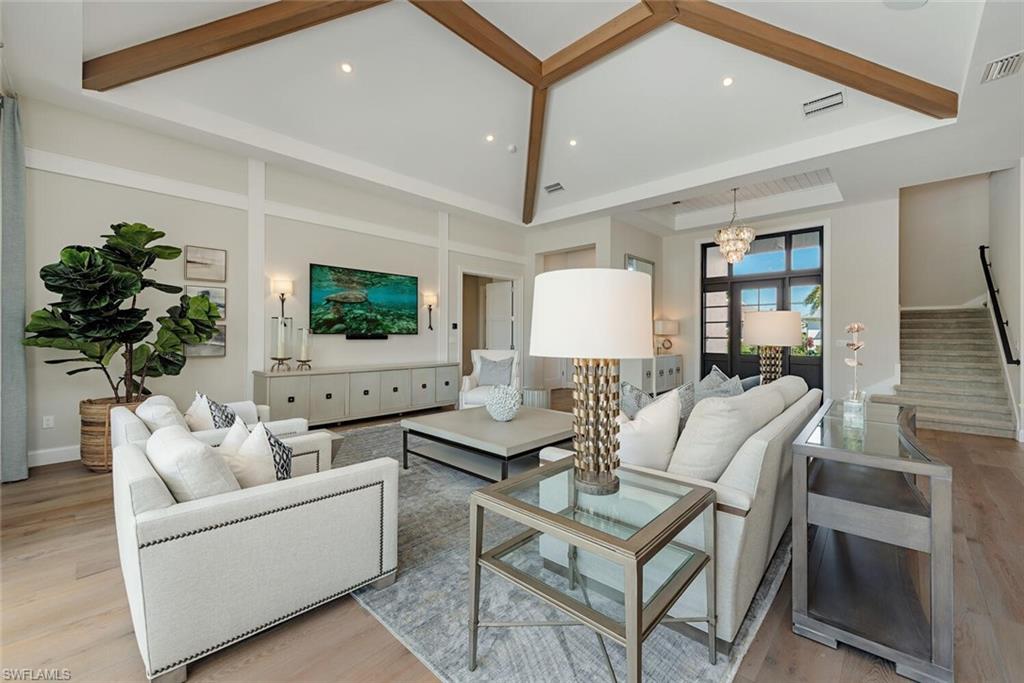 THE ENCLAVE OF DISTINCTION - Residential