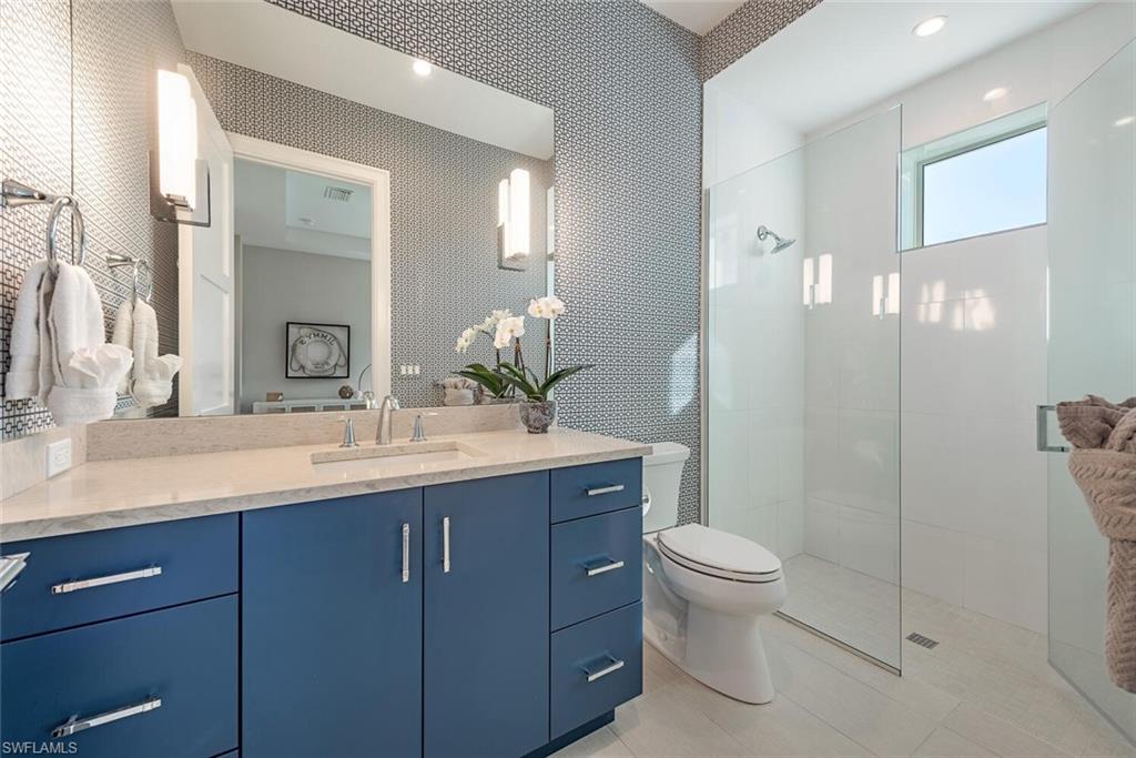 THE ENCLAVE OF DISTINCTION - Residential