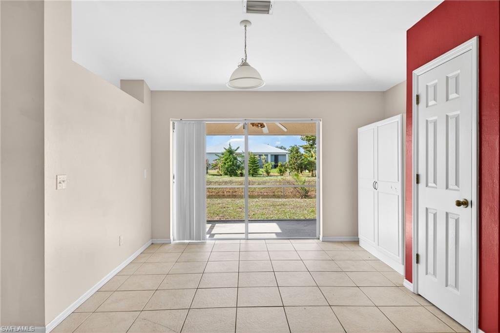 VARSITY LAKES - Residential