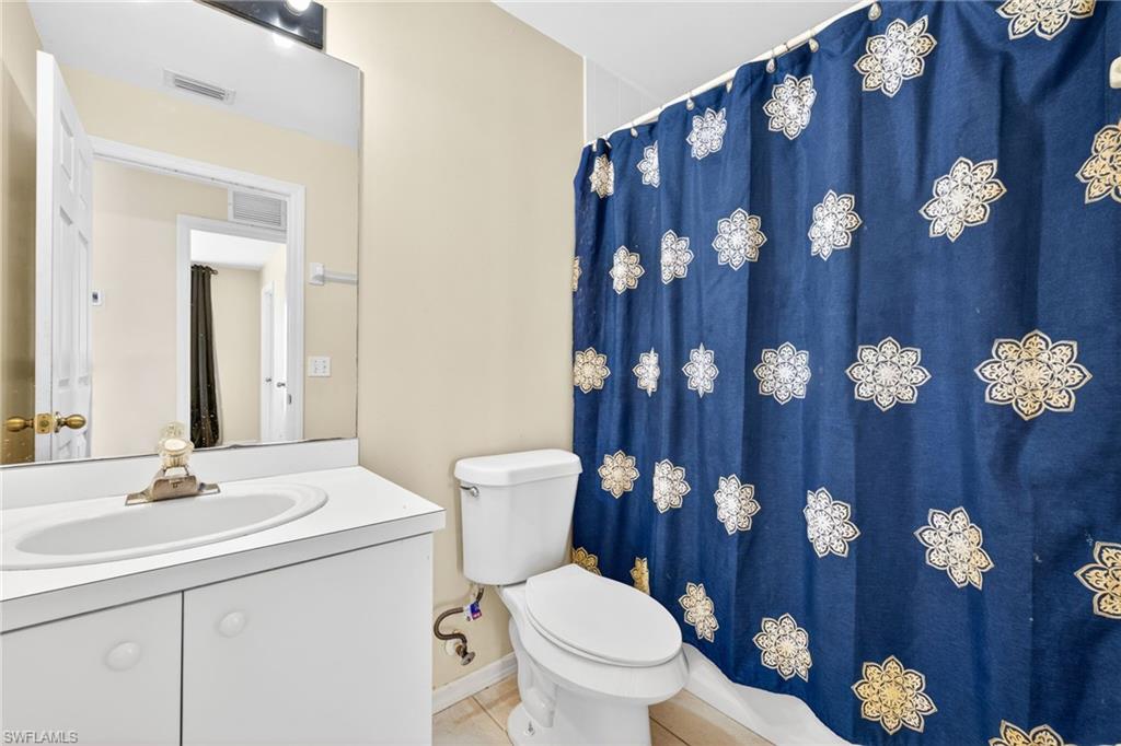 VARSITY LAKES - Residential