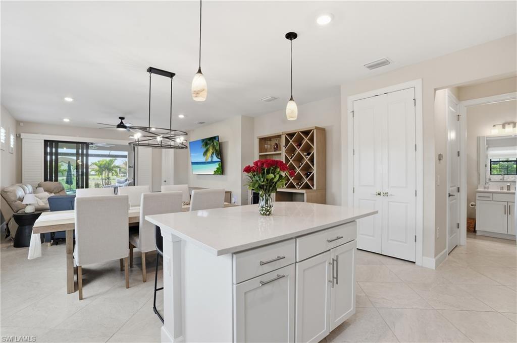 ESPLANADE LAKE CLUB - Residential