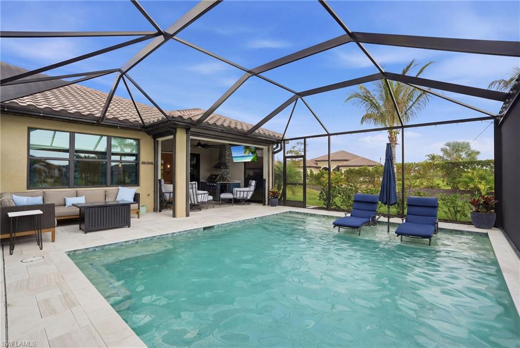 ESPLANADE LAKE CLUB - Residential