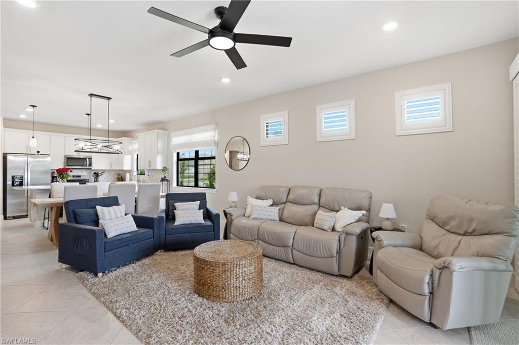 ESPLANADE LAKE CLUB - Residential