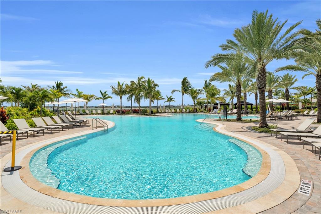 ESPLANADE LAKE CLUB - Residential