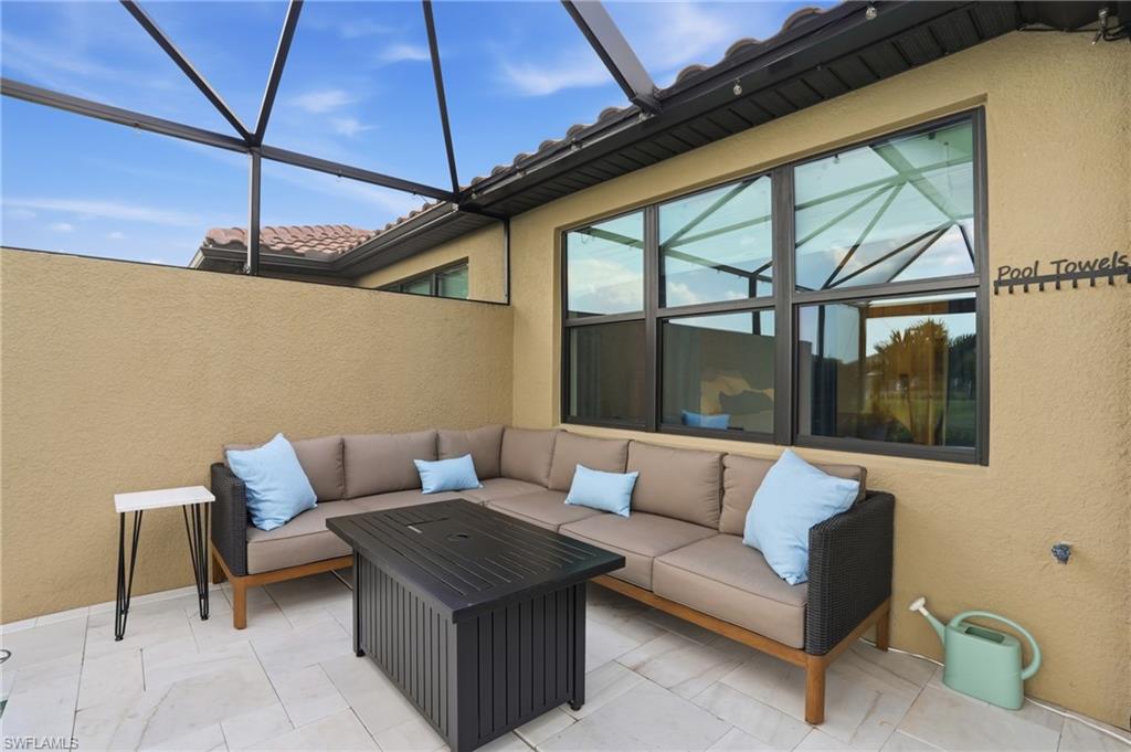 ESPLANADE LAKE CLUB - Residential