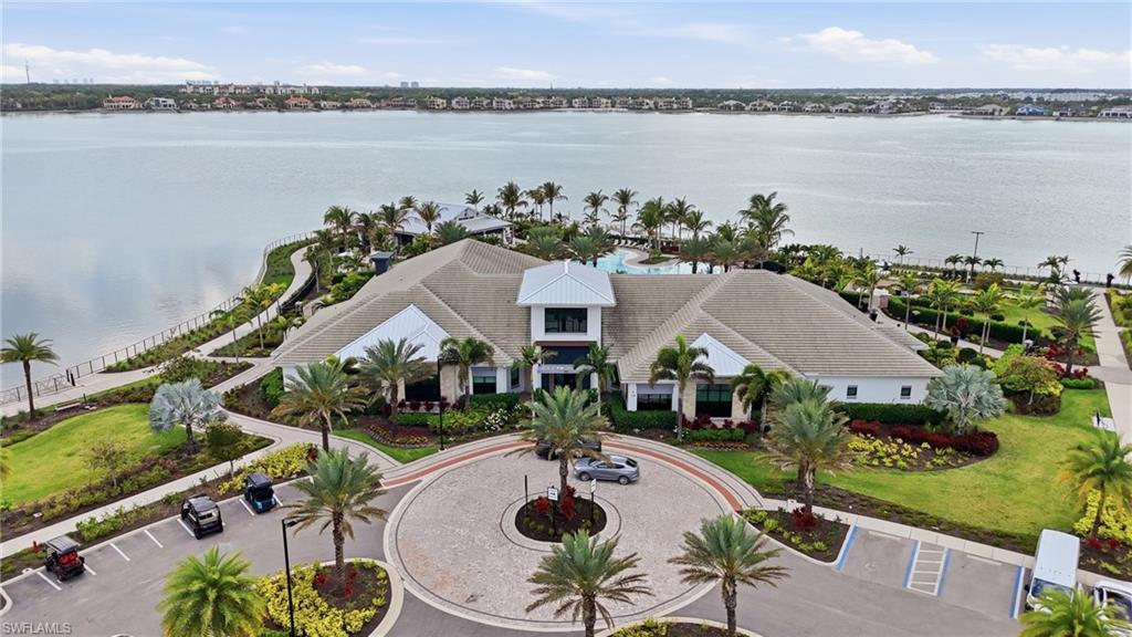 ESPLANADE LAKE CLUB - Residential