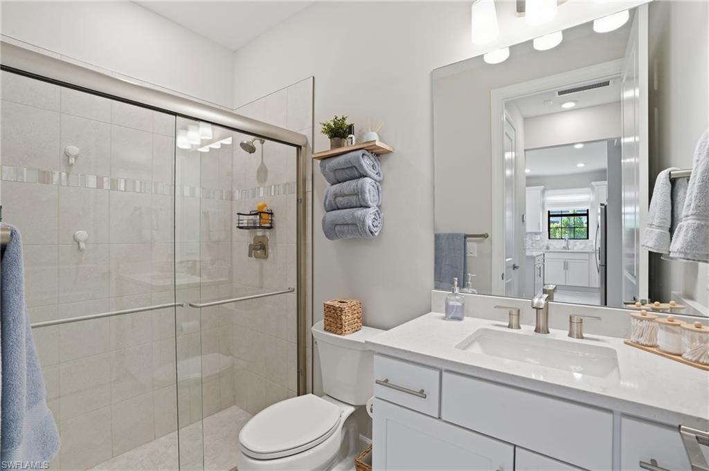 ESPLANADE LAKE CLUB - Residential