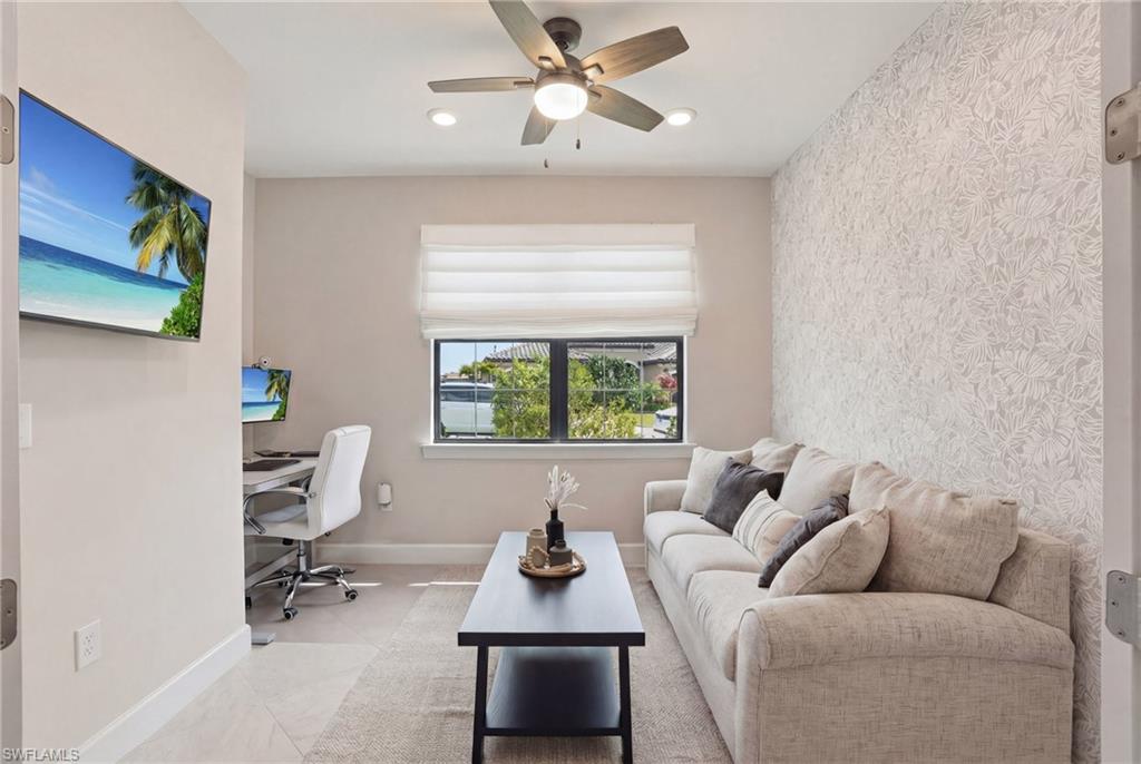 ESPLANADE LAKE CLUB - Residential