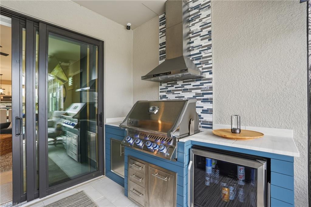 ESPLANADE LAKE CLUB - Residential