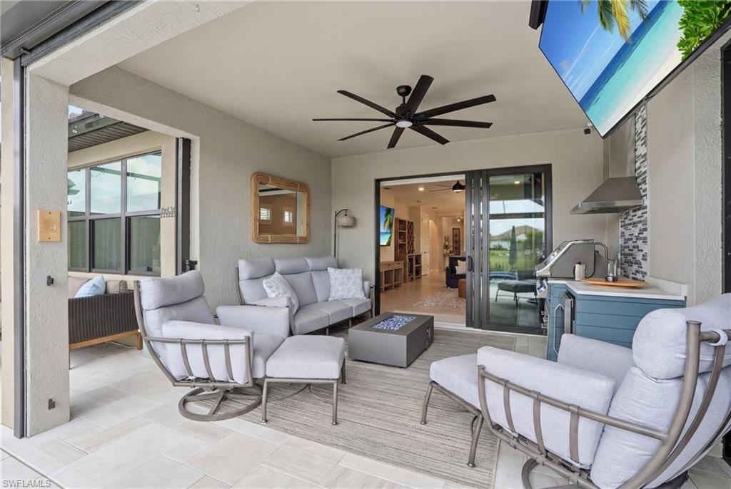 ESPLANADE LAKE CLUB - Residential