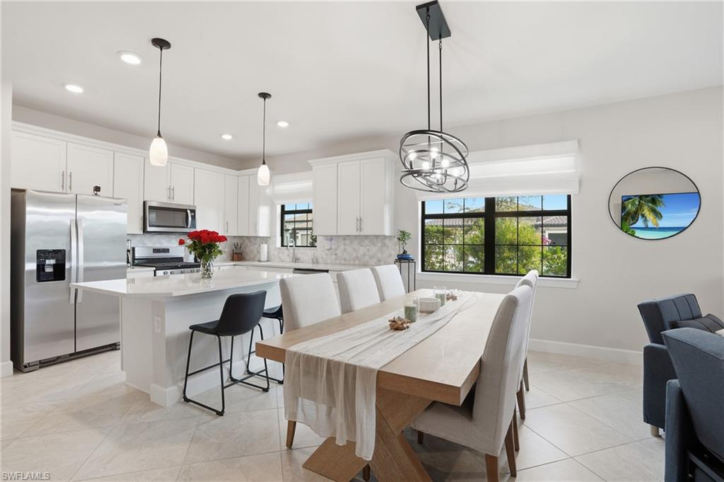 ESPLANADE LAKE CLUB - Residential