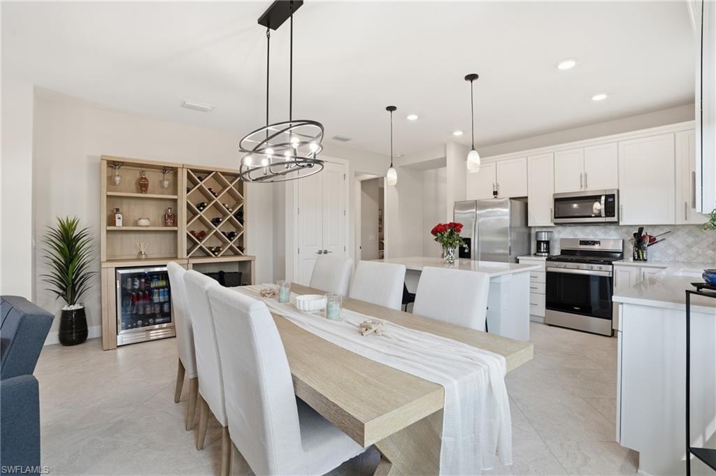 ESPLANADE LAKE CLUB - Residential