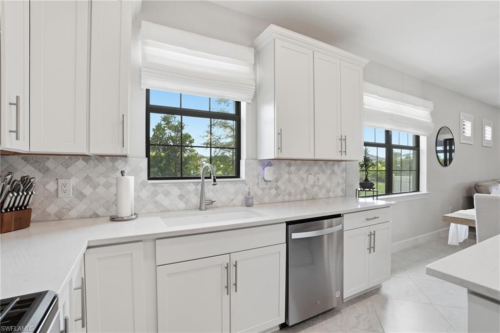 ESPLANADE LAKE CLUB - Residential