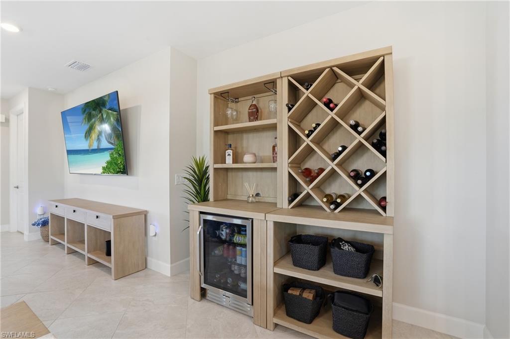 ESPLANADE LAKE CLUB - Residential