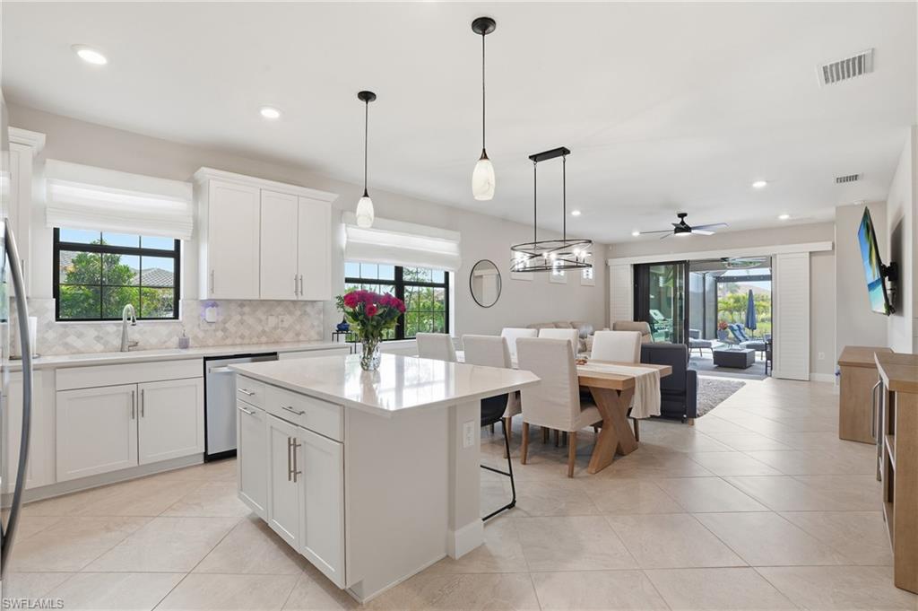 ESPLANADE LAKE CLUB - Residential